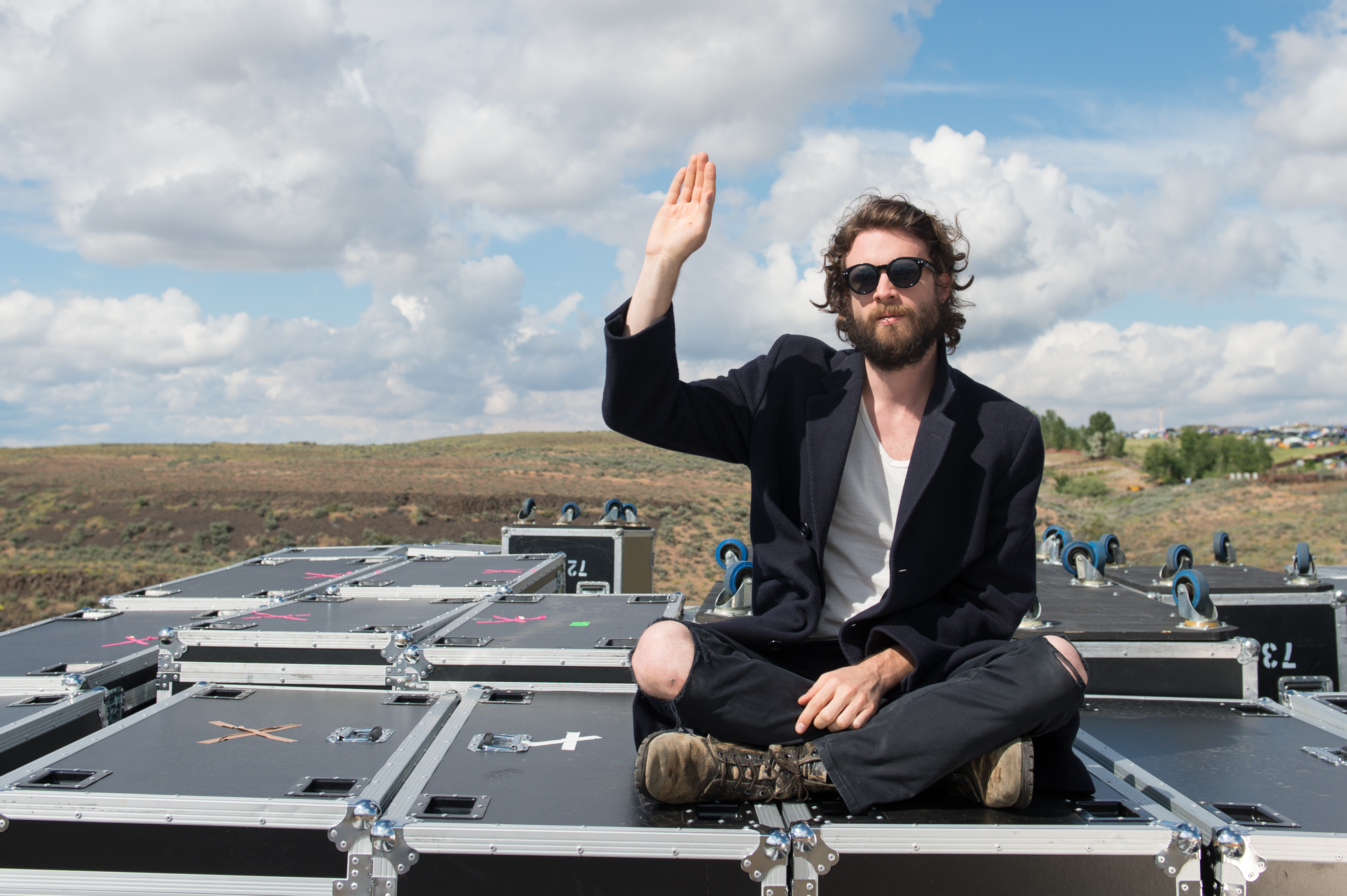 Father John Misty comparte “Ballad of the Dying Man”