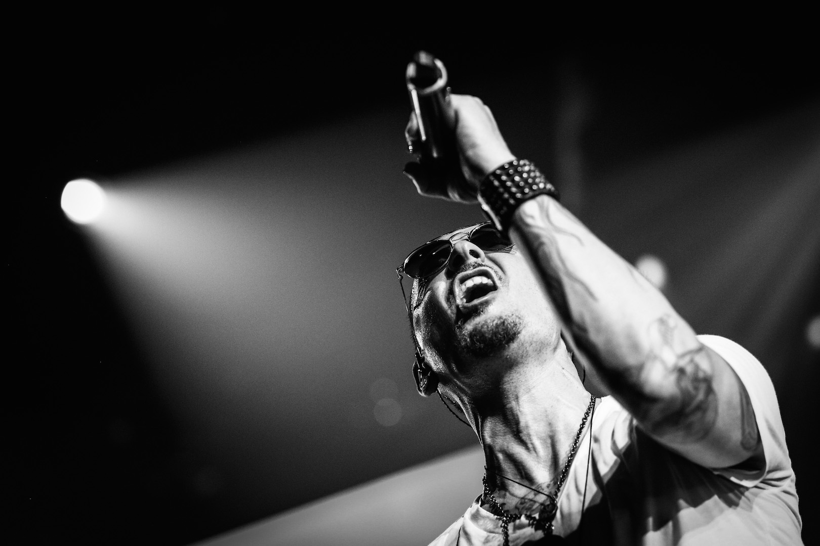 Linkin Park sacan a luz 'Friendly Fire, un tema inédito con Chester  Bennington - RockZone